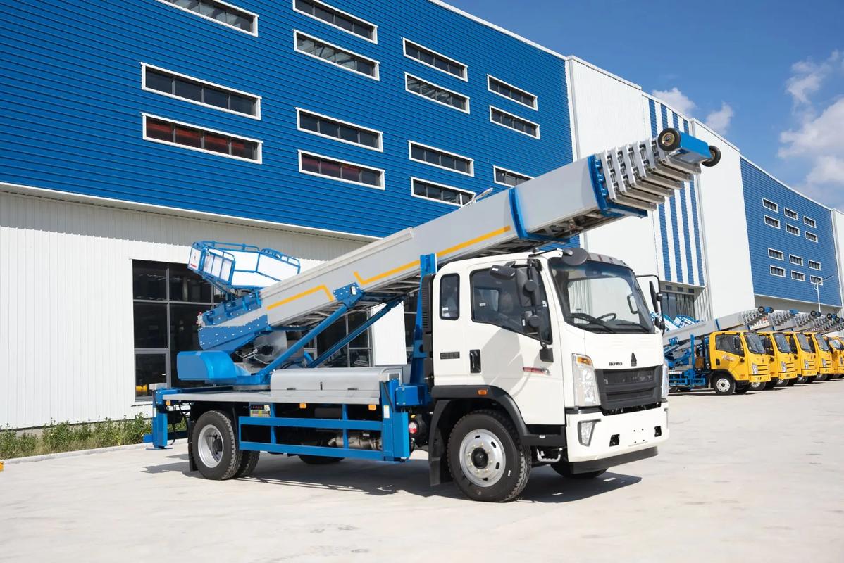 凯里出租云梯车高空作业车 建筑垃圾搬运